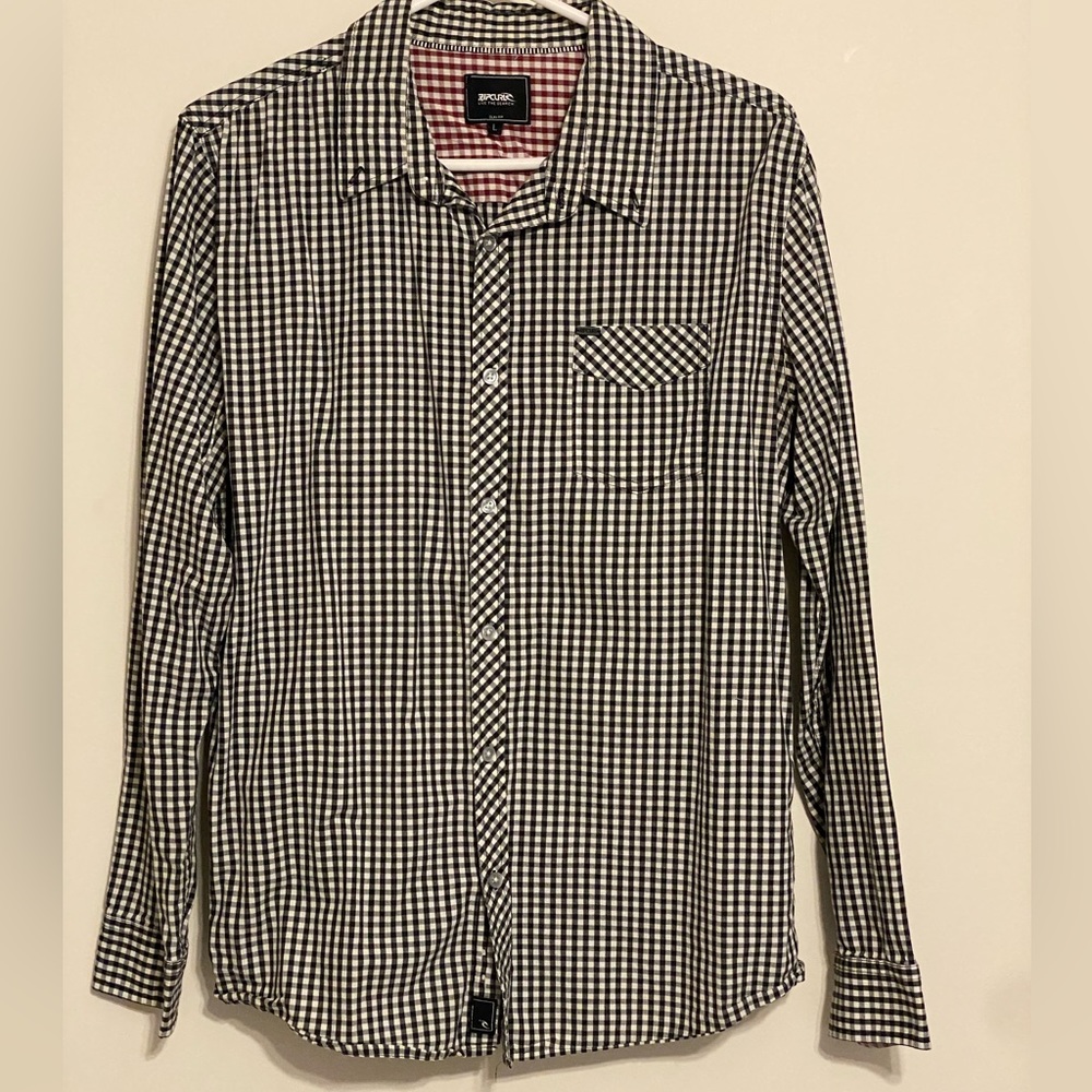 Rip curl button down. Large mens. Sharp looking shirt!